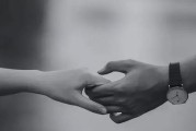 中年男人的婚外情与心动（探究婚姻中的情感变化与心理需求）