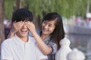 如何挽回分手女友，三招让你成功复合（挽回分手女友的有效方法，成功复合三步走）