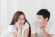 男人婚外恋的概率与因素分析（探究男人婚外恋的各种因素，从心理、社会和文化角度分析）