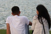 挽回婚姻中的爱情（夫妻吵架后如何重建感情）