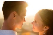 男人恋爱中最让女人崩溃的三件事（揭秘恋爱中男人最让女人无语的举动和做法）