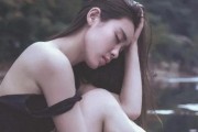 如何挽回女友的心？（分手后女友经常和别人暧昧，如何让她回心转意？）
