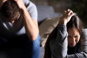 男人出轨后如何挽回家庭？（重建信任、寻求帮助、改变自己）